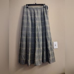 Pendleton 100% Virgin wool pleated Skirt - Size 10